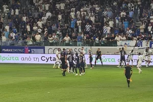 (ΦΩΤΟΣ) Απευθείας κόκκινη σε Χάμπο! Με δέκα ο Απόλλωνας 