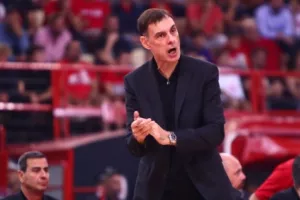 Γράφει ιστορία και ετοιμάζεται να προσπεράσει Ίβκοβιτς και Ιωαννίδη!