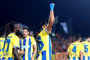 Καρμιώτισσα-AΠΟΕΛ: Σαββατόβραδο… στην κορυφή! (φωτος)