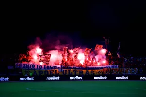 (ΒΙΝΤΕΟ Kerkida)/Το show των Πορτοκαλί (Πανό για την επέτειο του ΟΧΙ)