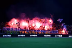 Φωτορεπορτάζ από την πορτοκαλί εξέδρα