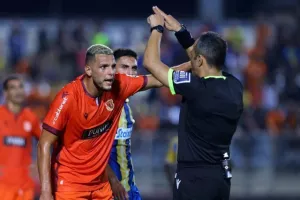 Καρμιώτισσα-AΠΟΕΛ: Σαββατόβραδο… στην κορυφή! (φωτος)