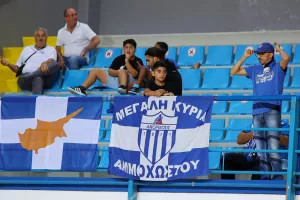 "Καυτή" ατμόσφαιρα στο "Κίτιον" από Ανορθωσιάτες και Ομονοιάτες (φώτος)