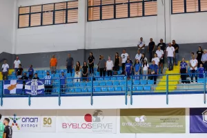 "Καυτή" ατμόσφαιρα στο "Κίτιον" από Ανορθωσιάτες και Ομονοιάτες (φώτος)