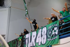 "Καυτή" ατμόσφαιρα στο "Κίτιον" από Ανορθωσιάτες και Ομονοιάτες (φώτος)