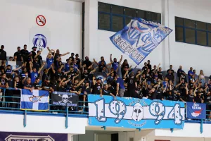 "Καυτή" ατμόσφαιρα στο "Κίτιον" από Ανορθωσιάτες και Ομονοιάτες (φώτος)