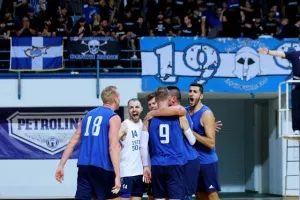 Ομόνοια - Ανόρθωση: Σούπερ "τριφύλλι", σήκωσε το 8ο! (φώτος)