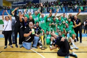 Η στέψη και το πάρτι των "σούπερ" νταμπλούχων (φώτος)