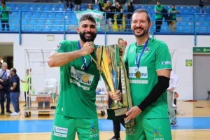 Η στέψη και το πάρτι των "σούπερ" νταμπλούχων (φώτος)