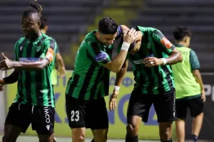 Ολυμπιακός - Καρμιώτισσα: Μαυροπράσινη... καταιγίδα και πρόκριση! (Φώτος)