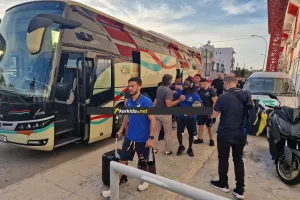 (ΦΩΤΟΣ Kerkida) Χαιρέτησε ένα ένα τους παίκτες ο Πίντο