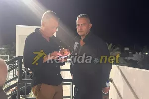 Ανέβασε "πράσινο" πανό από την Περιστερώνα ο Τζον Χριστοδούλου (φώτο)