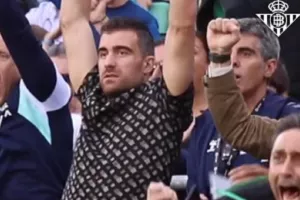 Πανηγύρισε τη νίκη της Μπέτις ο Παπασταθόπουλος