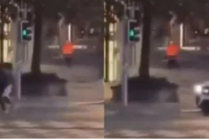 Καρέ καρέ η στιγμή που ο ένοπλος πυροβολεί στη μέση του δρόμου (βίντεο)