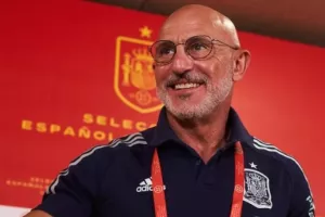 Ντε Λα Φουέντε: «Πολύ φυσικό να αναλάβει την Ισπανία κάποια γυναίκα μία μέρα»