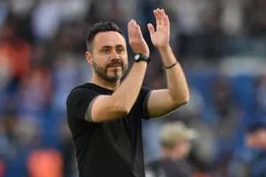 Ντε Τζέρμπι: «Να αρχίσουμε να κερδίζουμε παιχνίδια»