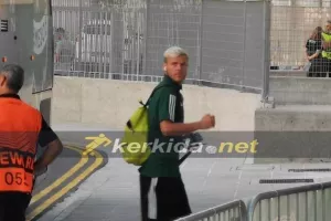 (ΦΩΤΟΣ) Στο γήπεδο και στον πάγκο