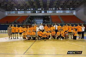 Η ΥΠΑΝ και η ηγεσία του ΚΟΑ έπαιξαν floor ball με μαθητές/τριες της Σχολής Κωφών και του Γυμνασίου Μακεδονίτισσας