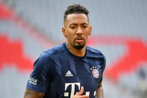 «Ο Ολυμπιακός θέλει έναν έτοιμο στόπερ, δεν ισχύει αυτό με Μπόατενγκ»