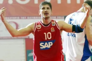 Χειροπέδες στον Λιαδέλη για ξυλοδαρμό σε νυχτερινό μαγαζί!
