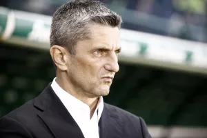 Λουτσέσκου: "Είναι ντροπή αυτό για το ελληνικό ποδόσφαιρο και πρέπει να σταματήσει"