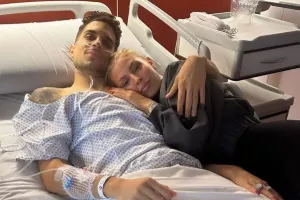 Χειρουργήθηκε ο Μπάρτρα-Δίπλα του η εντυπωσιακή Τζέσικα Γκοϊγκοετσέα
