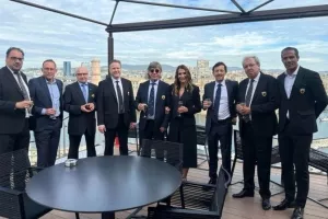 Η Μαρσέιγ παρέθεσε γεύμα στην ΑΕΚ παρουσία του Ζαν-Πιέρ Παπέν