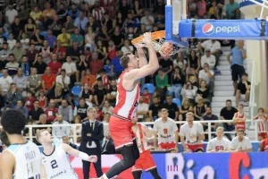 O Mιλουτίνοφ έγινε ο 2ος ξένος του Ολυμπιακού στα αμυντικά ριμπάουντ στην Basket League