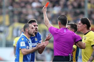 "Σήμερα τον απολαύσαμε να διδάσκει πώς με κίτρινες και κόκκινες μπορεί να διαμορφώνει ένα αποτέλεσμα"