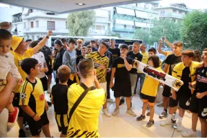 ΑΕΚ: Αποθεώθηκε η αποστολή στο ξενοδοχείο που κατέλυσε