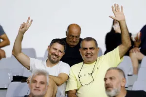 (Φωτορεπορτάζ) Ο κόσμος στο ΑΕΛ - Ανόρθωση