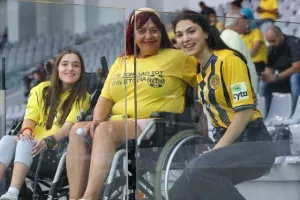 (Φωτορεπορτάζ) Ο κόσμος στο ΑΕΛ - Ανόρθωση