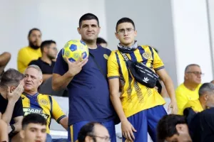 (Φωτορεπορτάζ) Ο κόσμος στο ΑΕΛ - Ανόρθωση