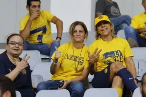(Φωτορεπορτάζ) Ο κόσμος στο ΑΕΛ - Ανόρθωση