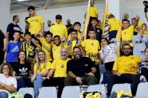 (Φωτορεπορτάζ) Ο κόσμος στο ΑΕΛ - Ανόρθωση