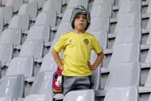 (Φωτορεπορτάζ) Ο κόσμος στο ΑΕΛ - Ανόρθωση