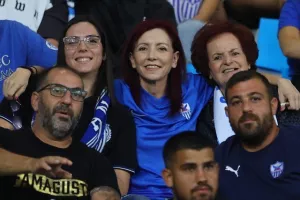 (Φωτορεπορτάζ) Ο κόσμος στο ΑΕΛ - Ανόρθωση