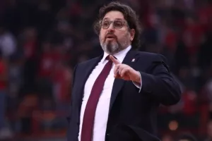 Σενάρια για Τρινκιέρι στη Βιλερμπάν μετά την πέμπτη ήττα σε έξι αγώνες