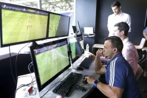 Η IFAB αρνείται τη μετάδοση των διαλόγων διαιτητή - VAR