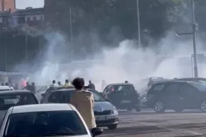 Δακρυγόνα και συγκρούσεις μεταξύ οπαδών της Βερόνα και της Νάπολι (Βίντεο)