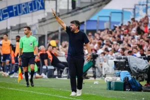 Καζάνι που βράζει η Μαρσέιγ: Αποδοκιμασίες σε Ομπαμεγιάνγκ, τον «άδειασε» ο Γκατούζο