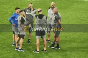 Υποδοχή με αγκαλιές για Ρομπέρζ! (Φώτος Kerkida)
