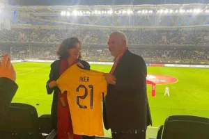 Ενθουσιάστηκε με την OPAP Arena η Πρέσβειρα της Γαλλίας (φώτος)