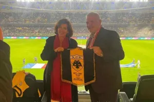 Ενθουσιάστηκε με την OPAP Arena η Πρέσβειρα της Γαλλίας (φώτος)