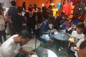 (ΦΩΤΟΣ Kerkida)/To kerkida στο orange shop στο “Νέο Plaza” 