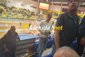Στο "Νίκος Σολομωνίδης" ο Κόσκελα και οι παίκτες του