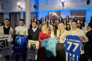 Φωταγώγηση και φανέλες για καλό σκοπό (Φώτος) 