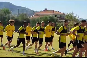 Ετοιμάζει αλλαγές 