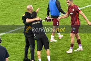 Αγκάλιασαν τον πρώην κόουτς (Φώτος Kerkida)