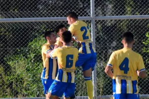 ΔΙΠΛΟ για ΑΠΟΕΛ Κ19